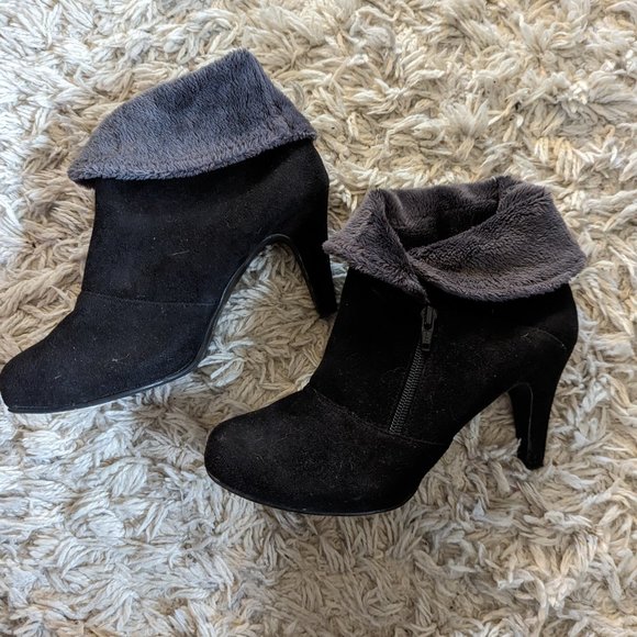 Unbranded black suede booties size 8.5 - Picture 3 of 3